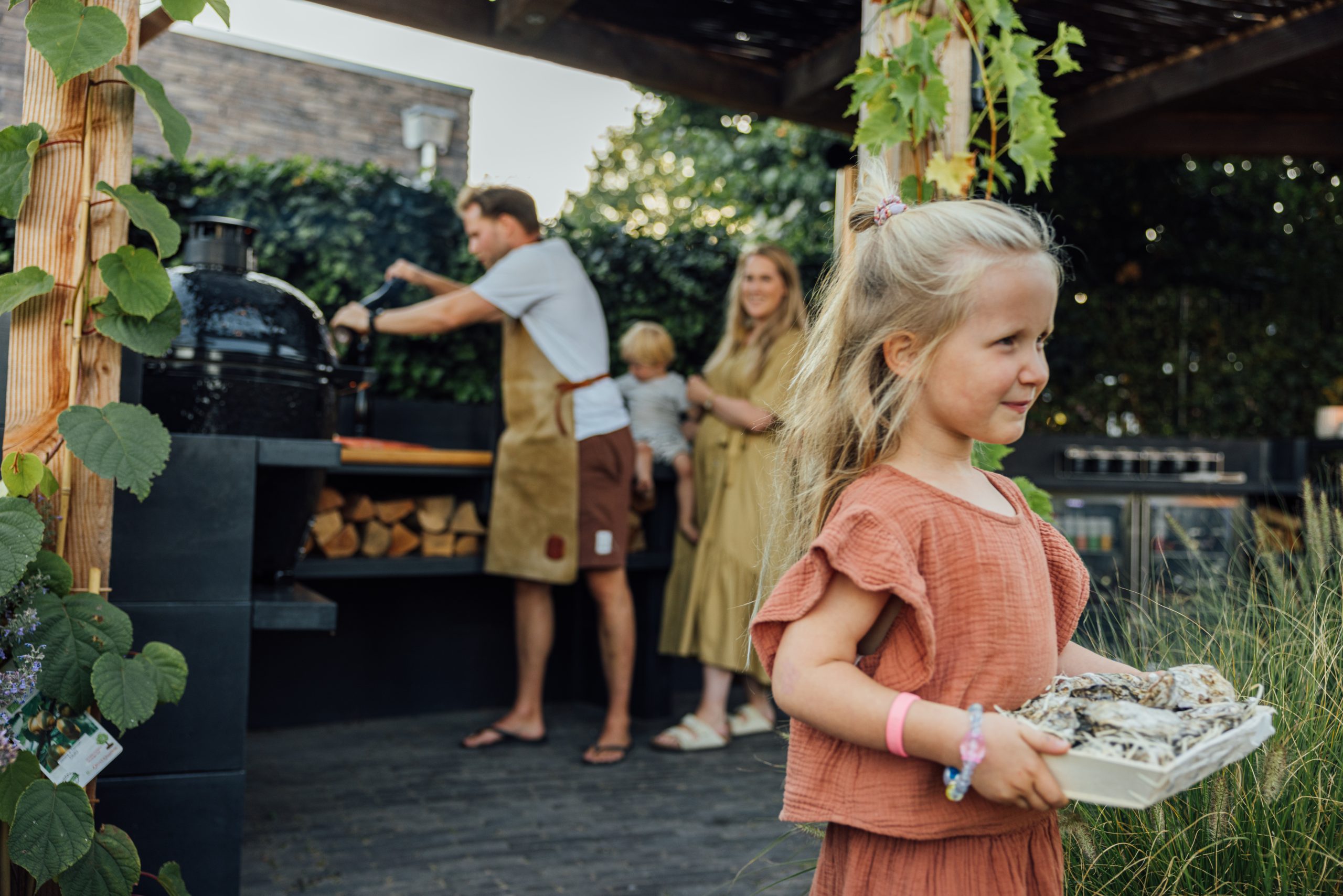 Barts_outdoor_kitchen-family-25