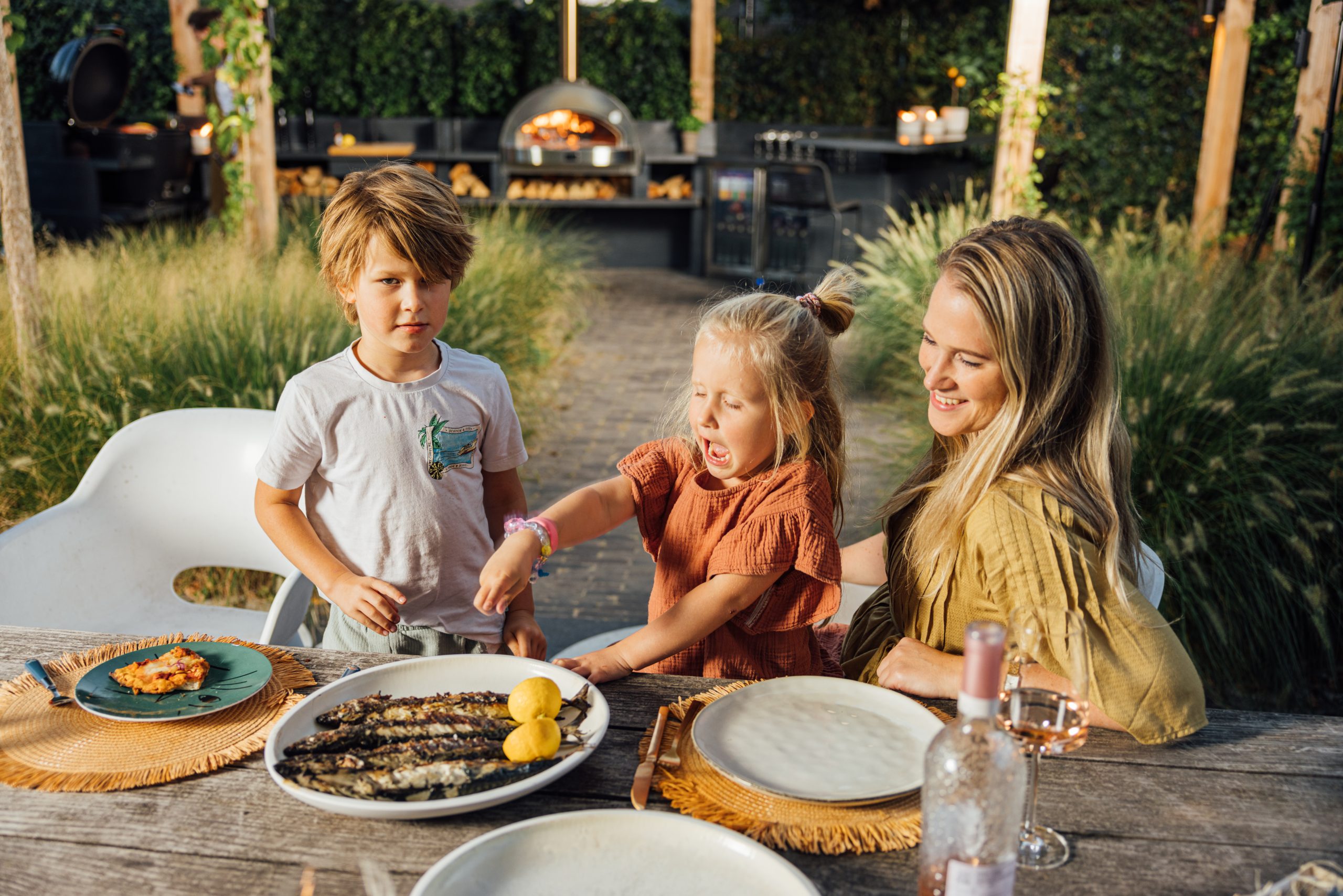 Barts_outdoor_kitchen-family-46
